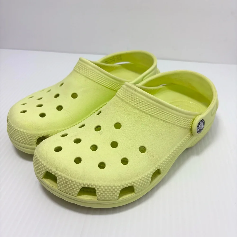 Crocs‎ Yellow Clogs Kid Size 3 Junior Slip On Slingback Comfort Shoes